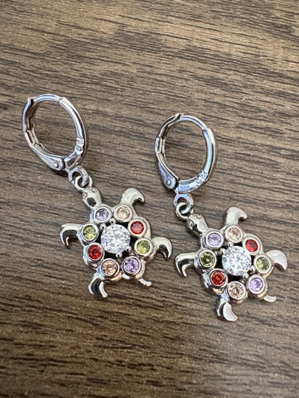 Pretty Bird Silver Turtle Drop Earrings with Multicolor Stones